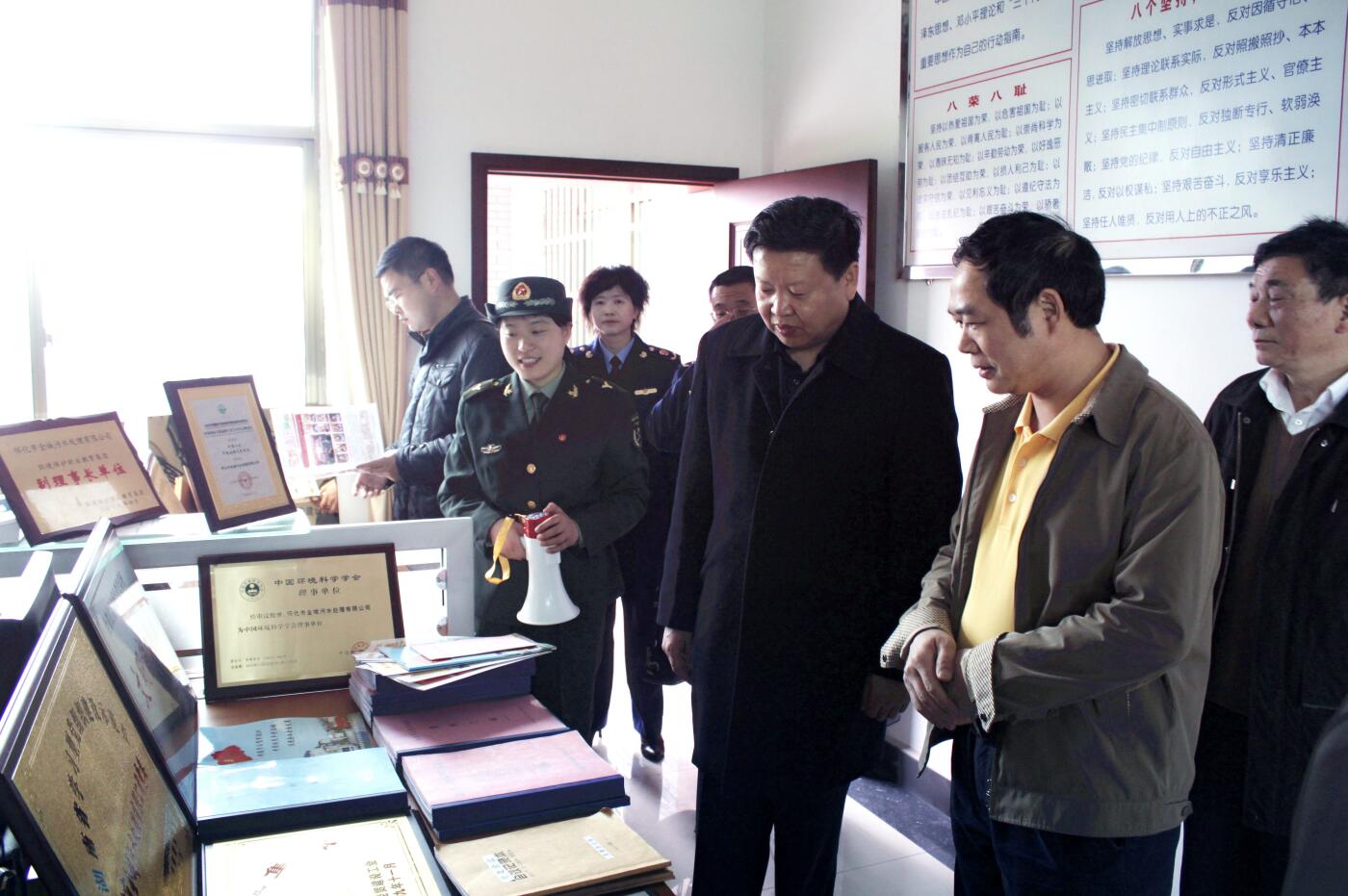 2011年3月，國家工商局總局個體司司長李玉家受中央組織部委托視察公司黨建工作.JPG