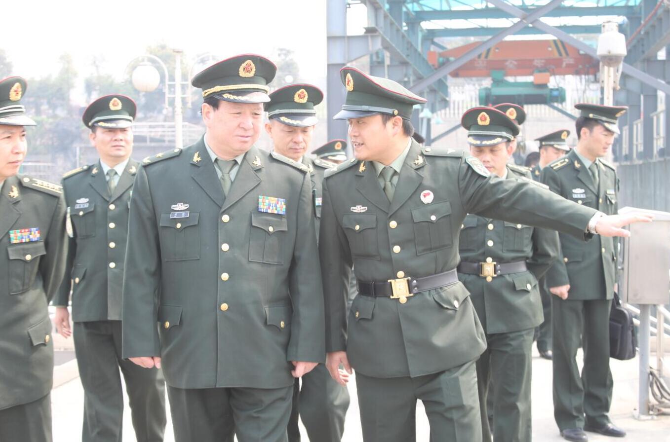 2011年3月，時任省軍區(qū)政治部原主任劉新將軍蒞臨公司視察.jpg