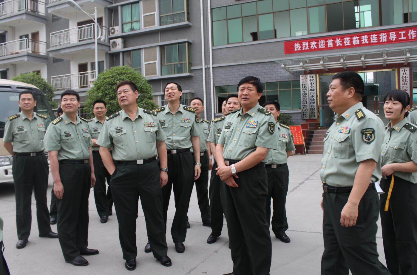 2011年5月，廣州軍區(qū)副司令員王治民將軍視察預備役建設(shè).JPG